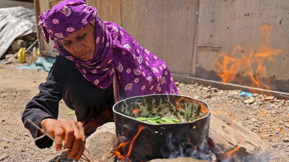الجوع يقتل نازحة بعد أسابيع من وفاة زوجها
